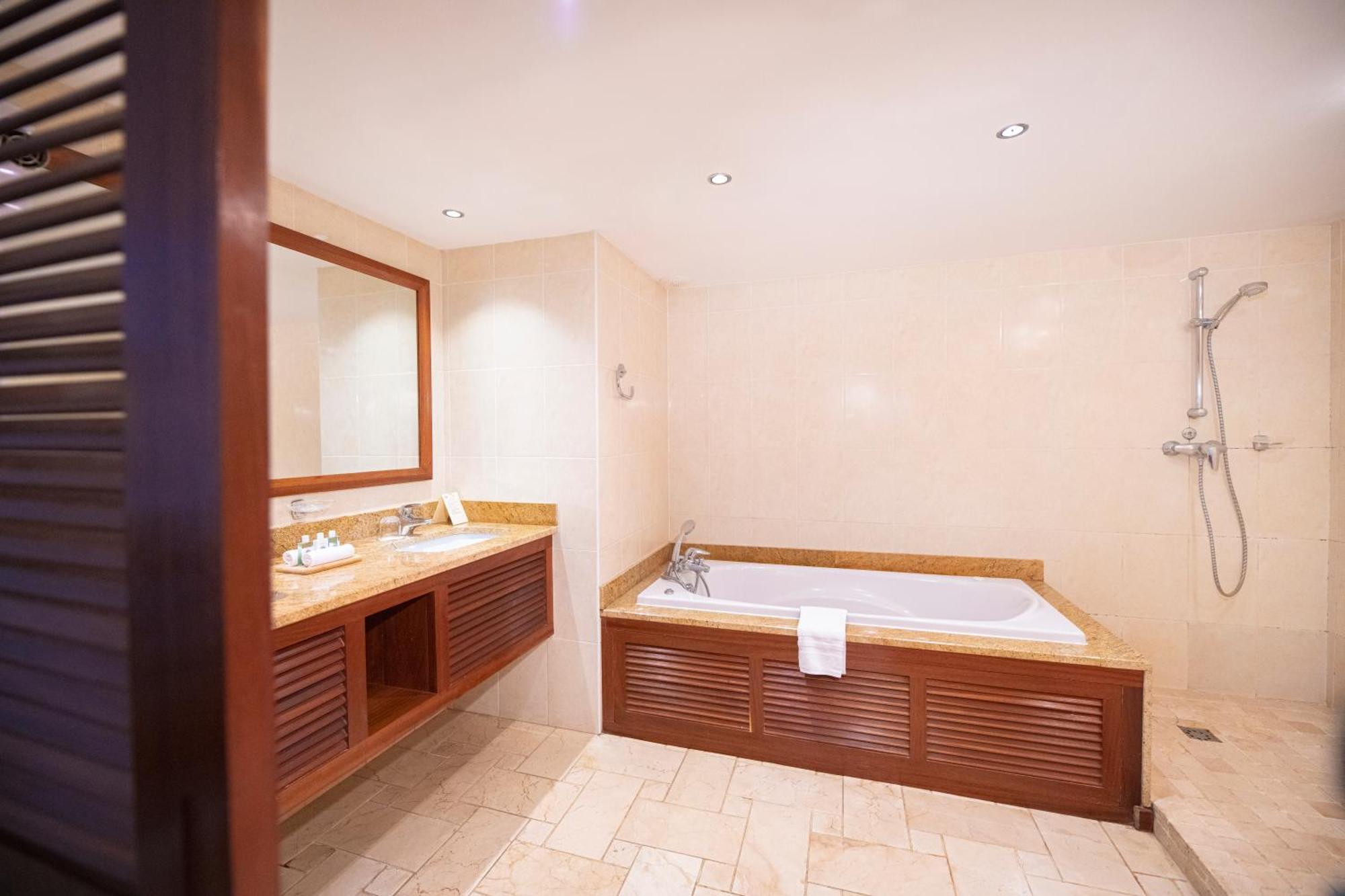 Le Saint Alexis **** Hotel & Spa Kültér fotó